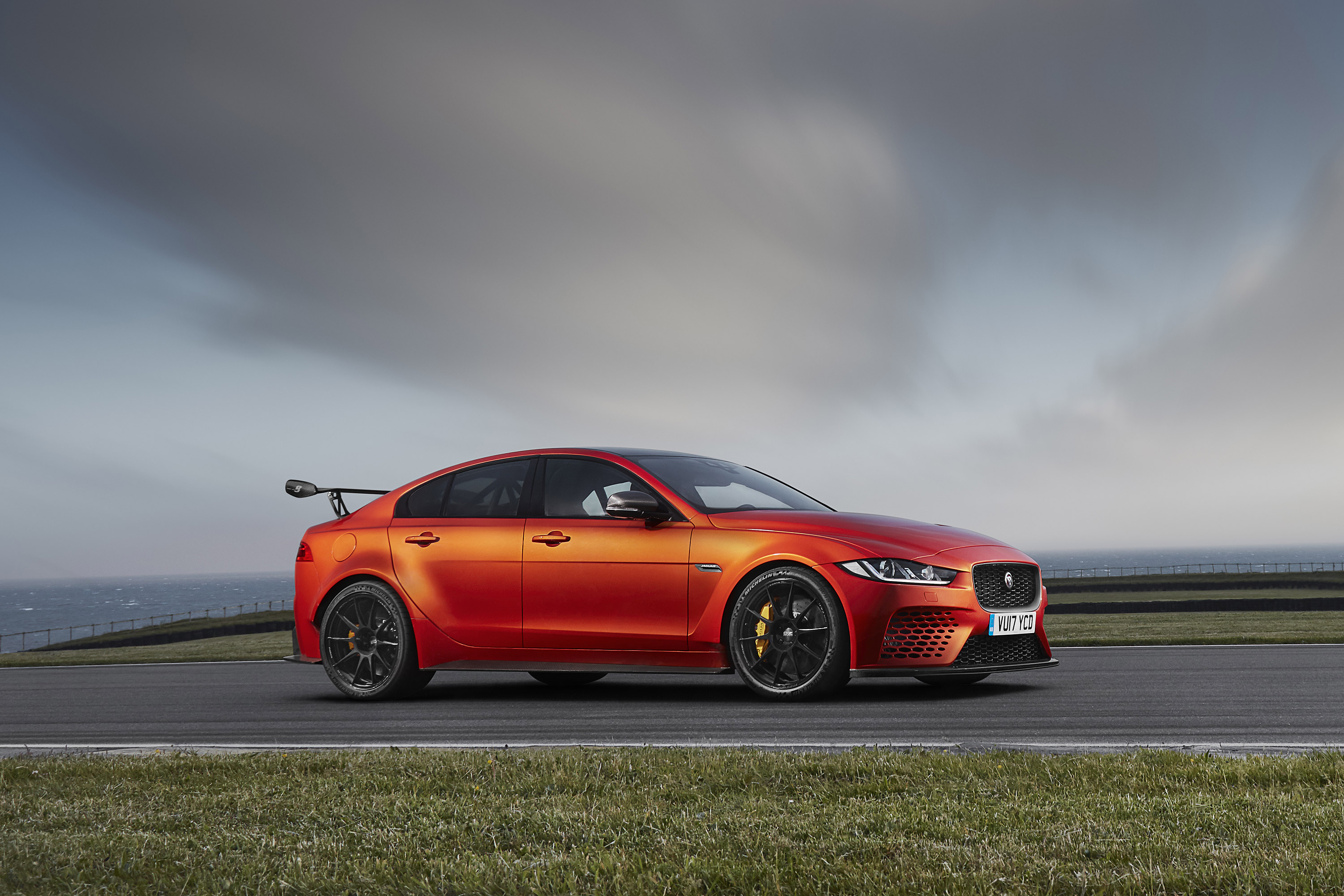 Jaguar XE SV Project 8