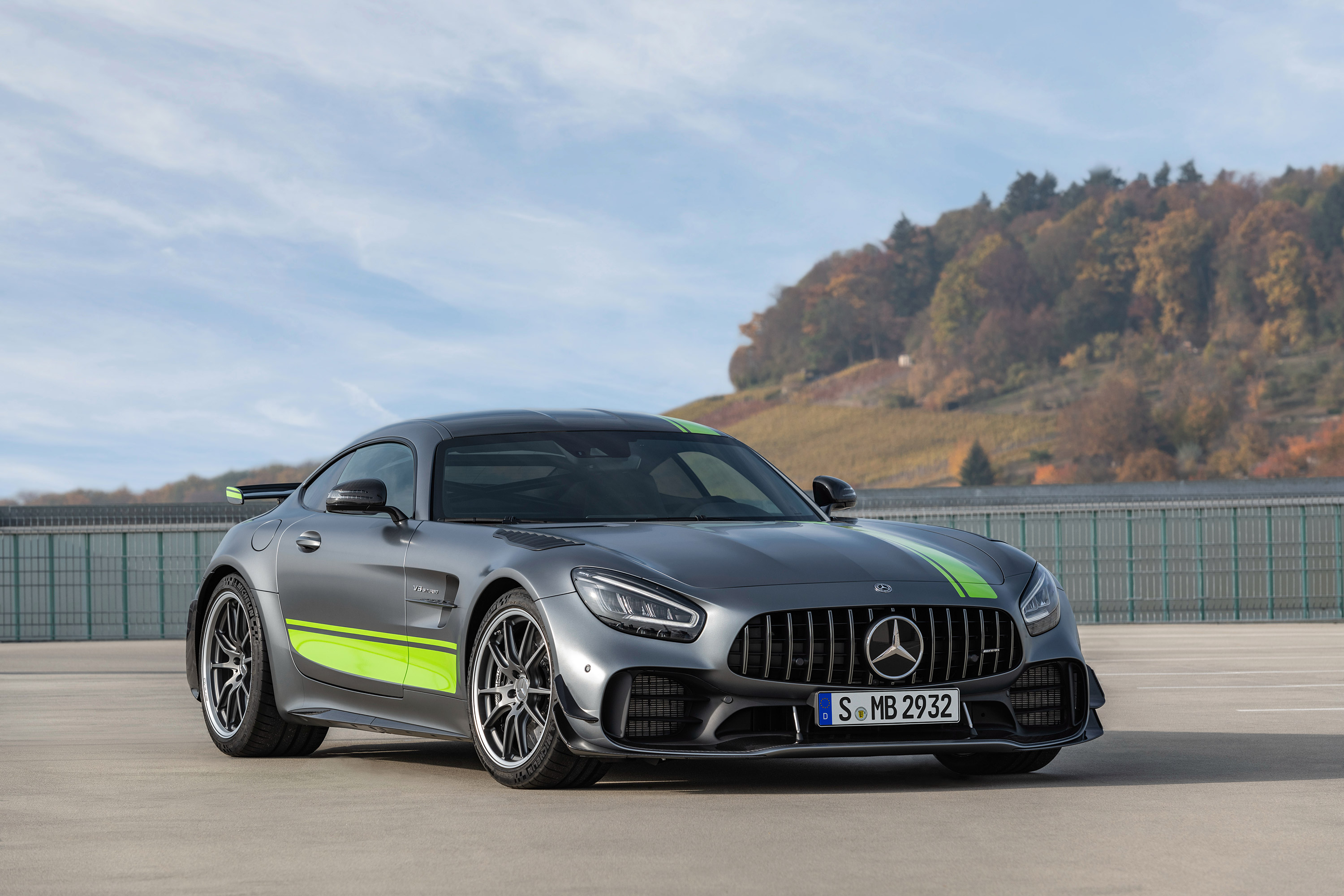 Mercedes-AMG GT R PRO